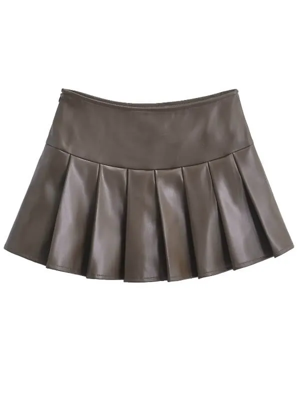 Hot girl leather pleated skirt