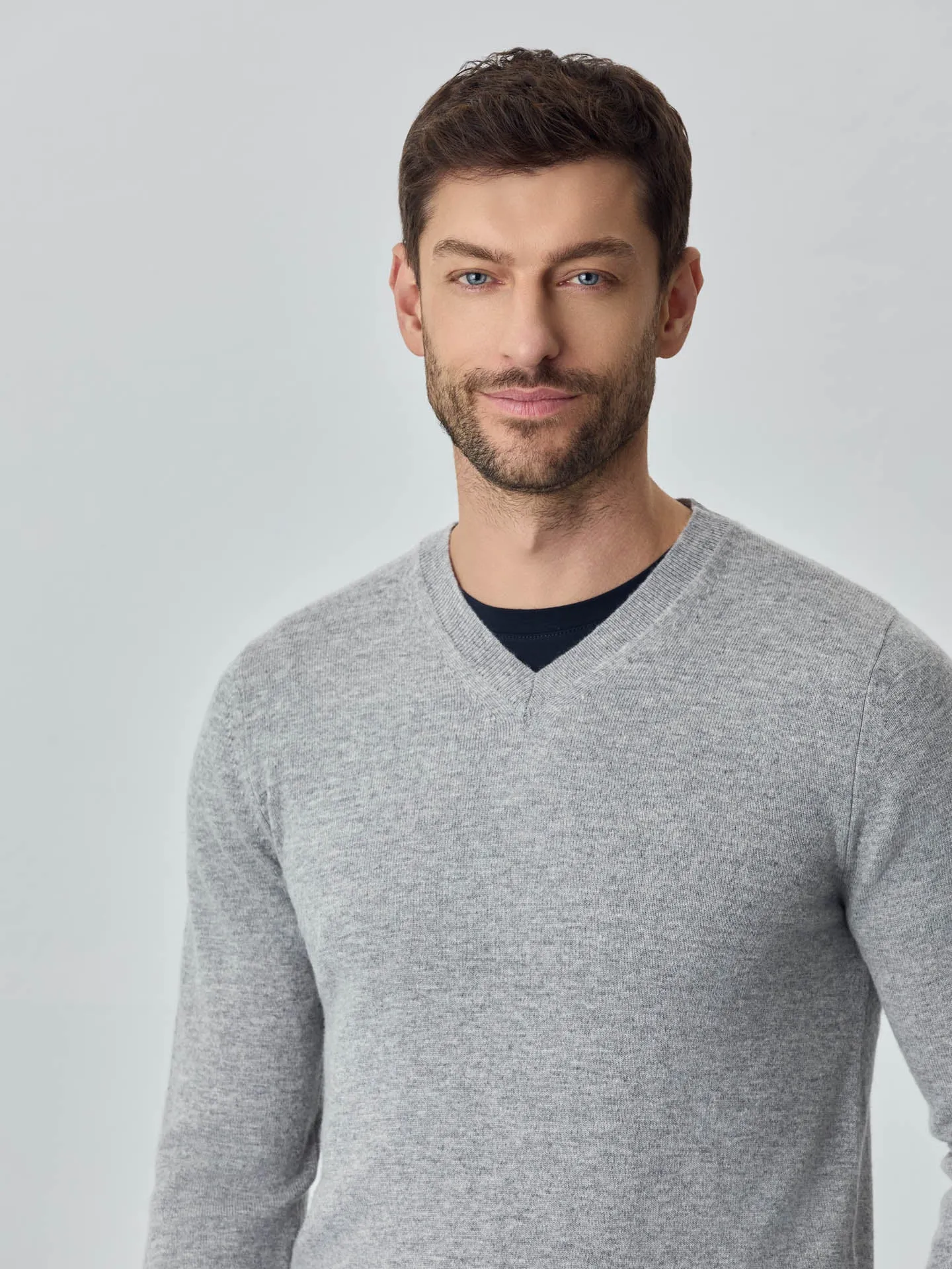 Machine Washable V-Neck Sweater With Long Sleeves In Lambswool Blend