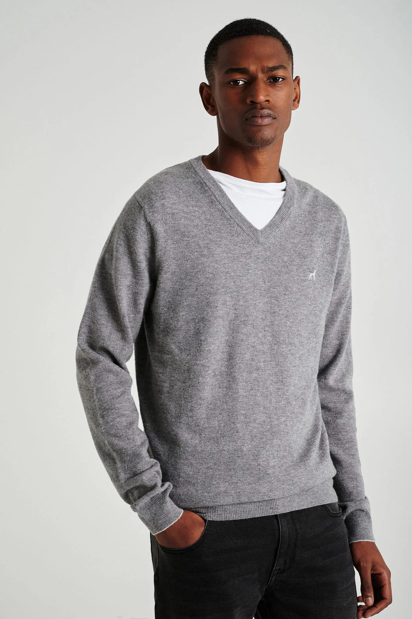 Men's lambswool blend V neck sweater