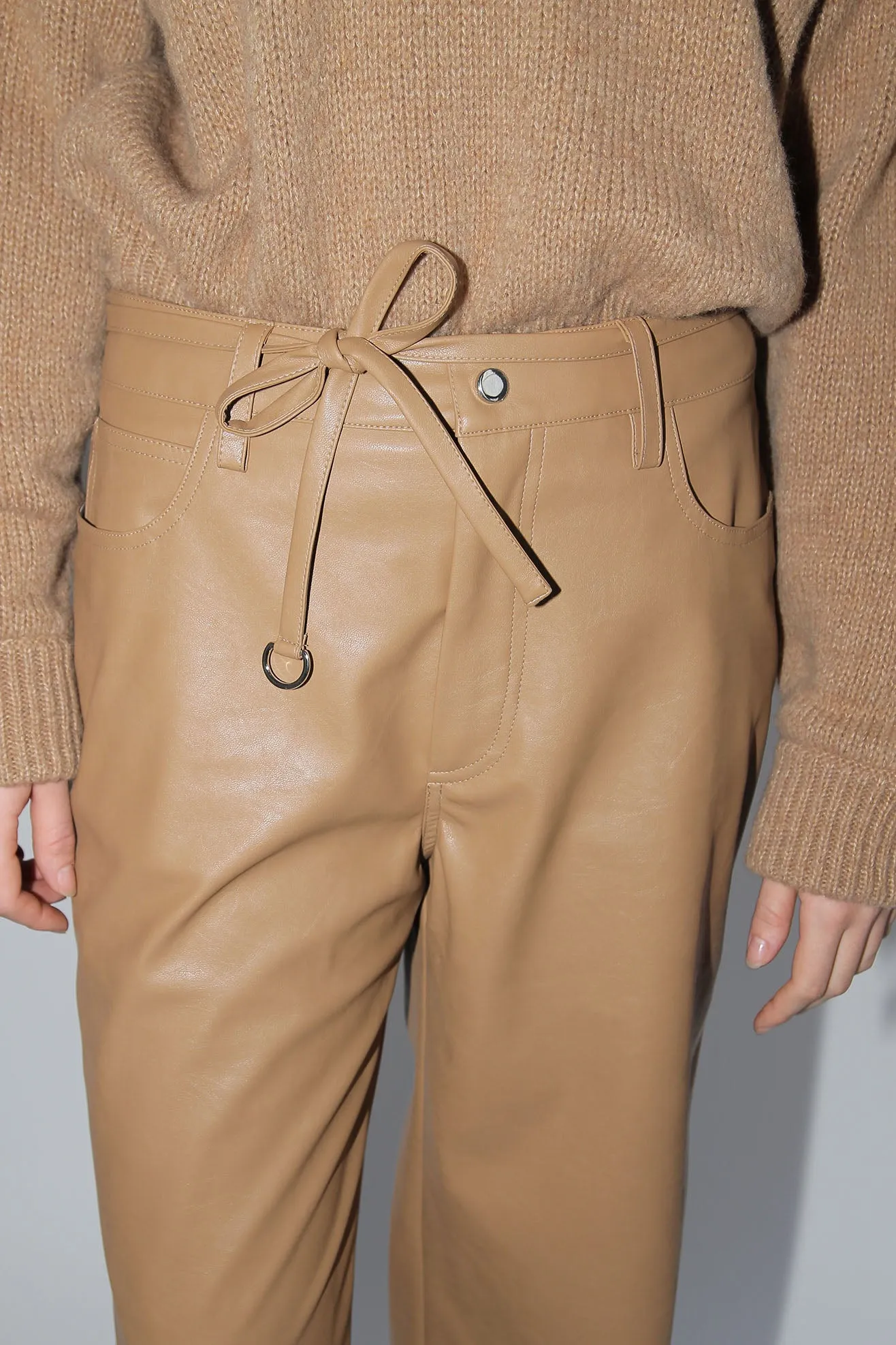 MR. LARKIN, Betty Faux Leather Pant, Camel