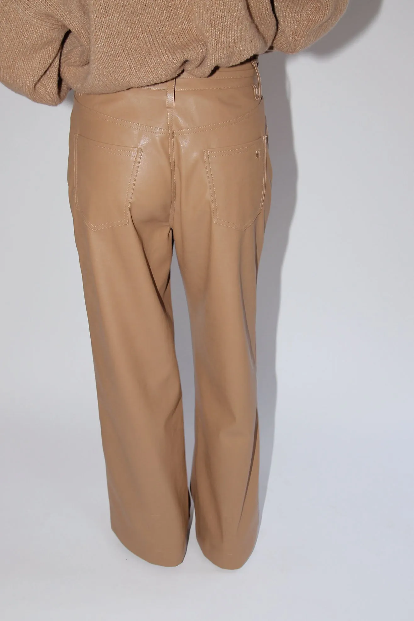 MR. LARKIN, Betty Faux Leather Pant, Camel