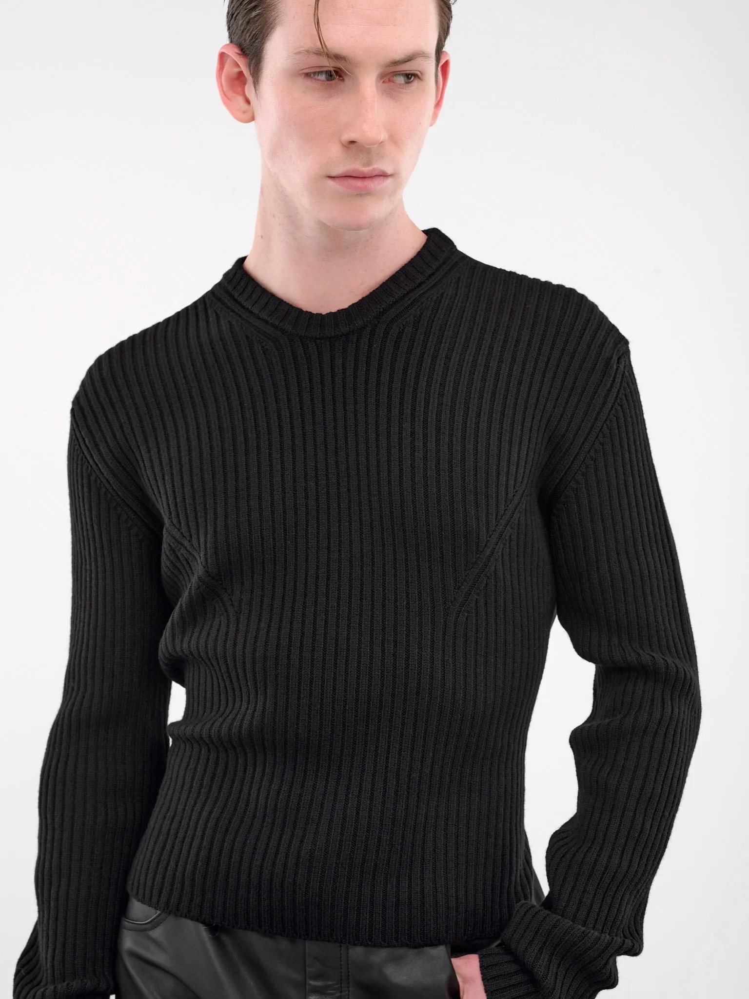 Thorvald Darted Sweater (B0012135-KN045-BLACK)